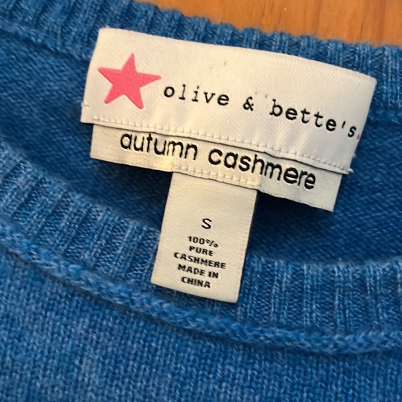 Olive & Bette’s sweater - Picture 2 of 2